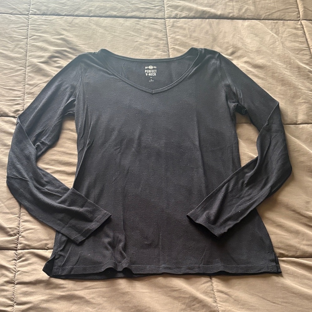 SO Black Long Sleeve V-Neck Top